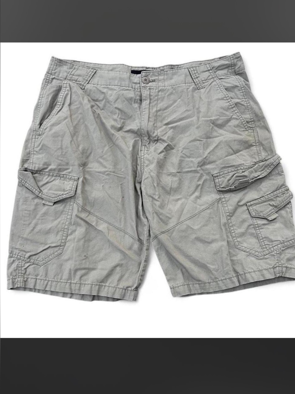 Vintage Y2K Plugg Men's Light Khaki Baggy Cargo Shorts with Utility Pockets